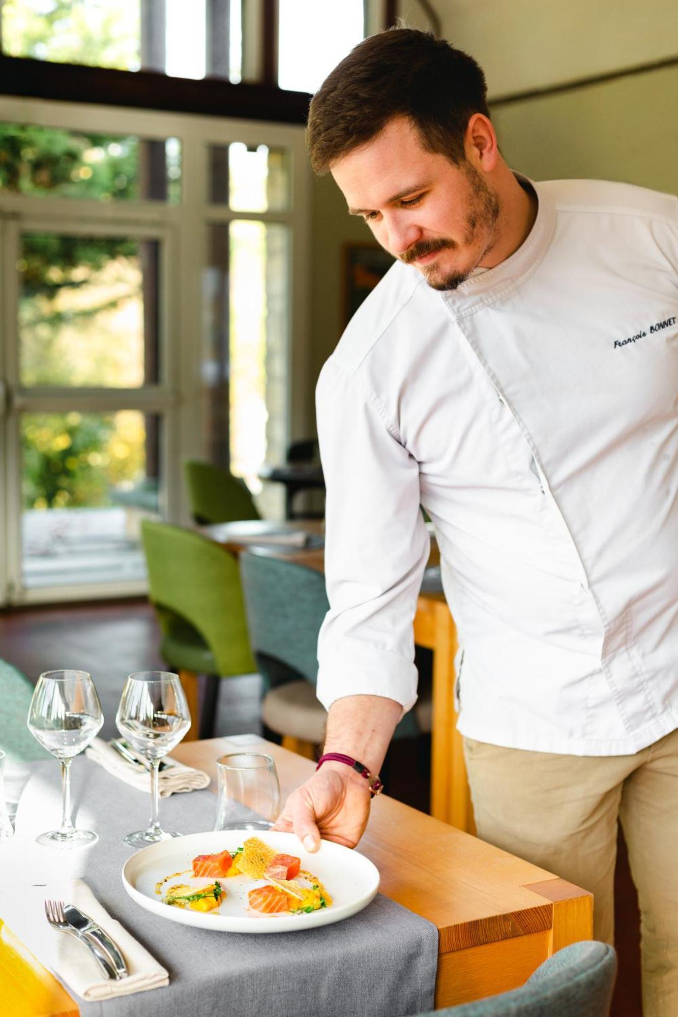 Thury-Harcourt-le-Hom Logis Hotel Le Relais De La Poste Restaurant Le Fil Du Temps מראה חיצוני תמונה