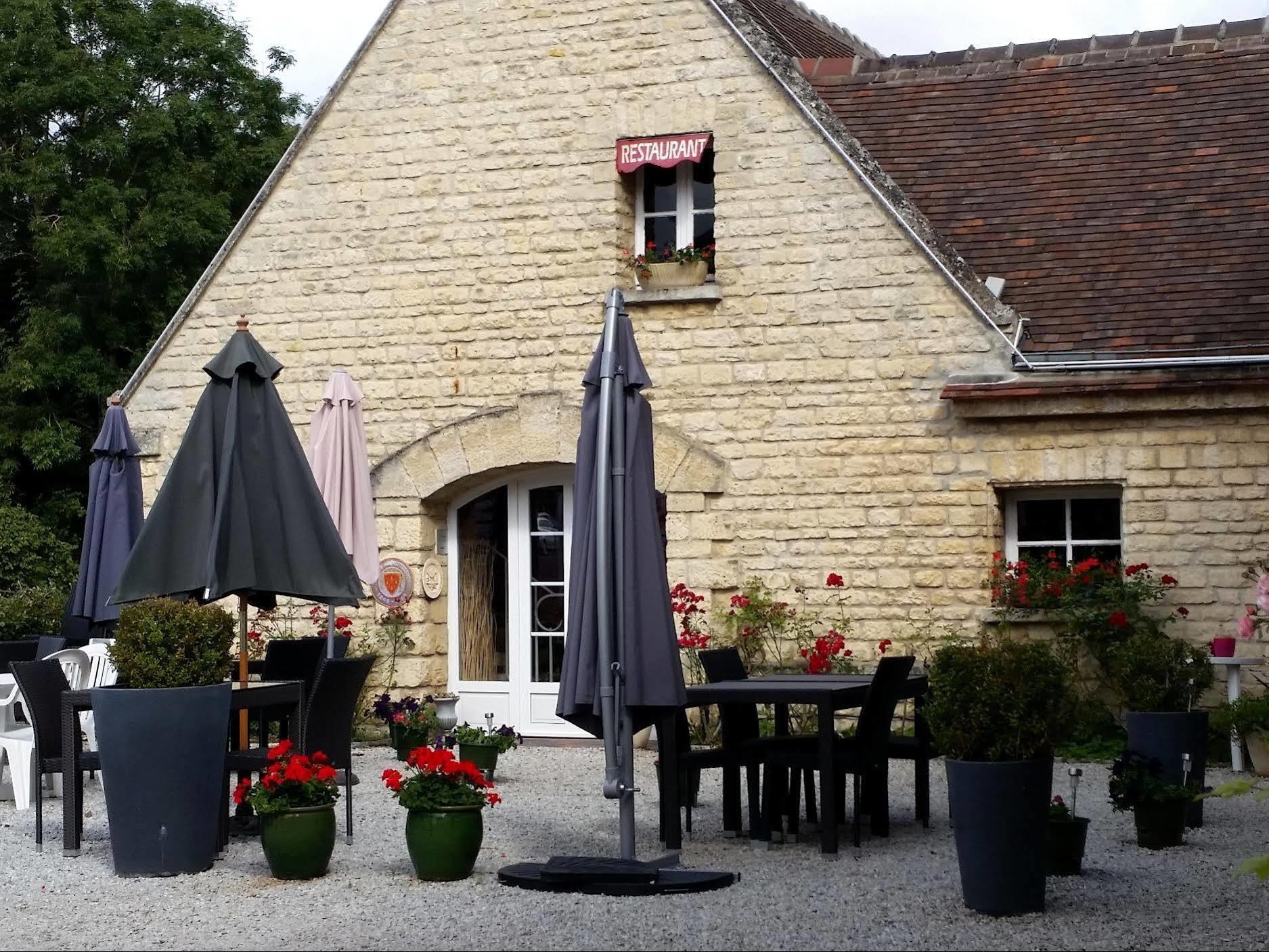 Thury-Harcourt-le-Hom Logis Hotel Le Relais De La Poste Restaurant Le Fil Du Temps מראה חיצוני תמונה