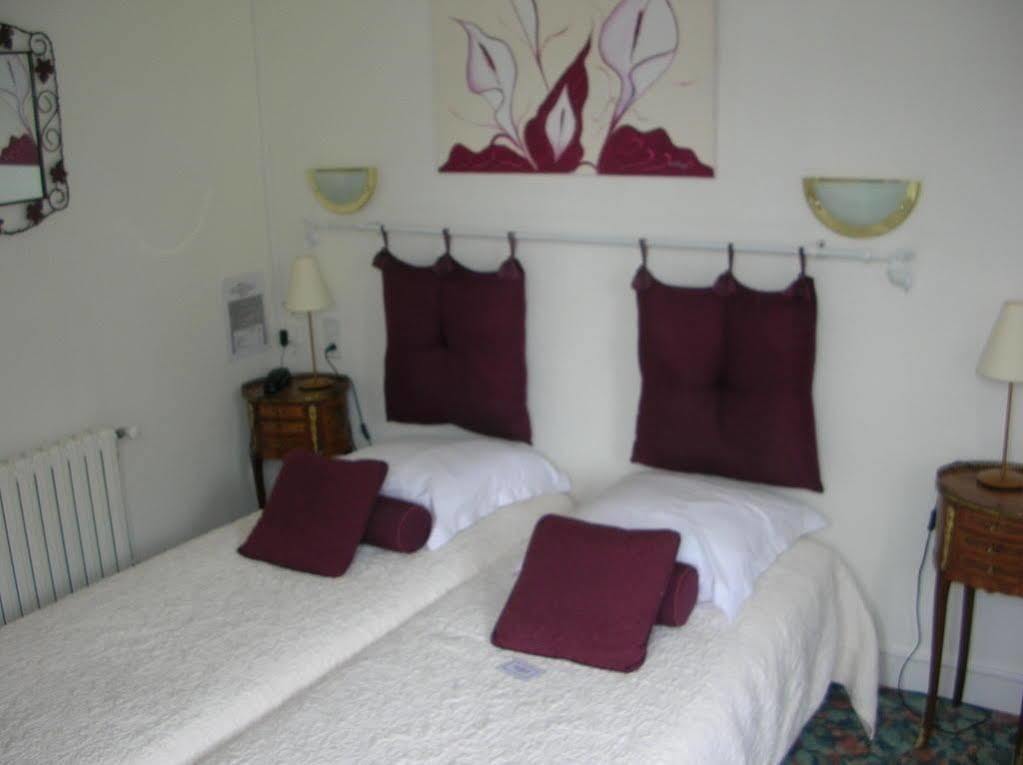 Thury-Harcourt-le-Hom Logis Hotel Le Relais De La Poste Restaurant Le Fil Du Temps מראה חיצוני תמונה