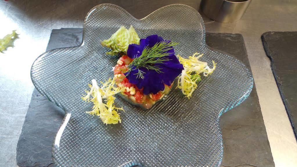 Thury-Harcourt-le-Hom Logis Hotel Le Relais De La Poste Restaurant Le Fil Du Temps מראה חיצוני תמונה